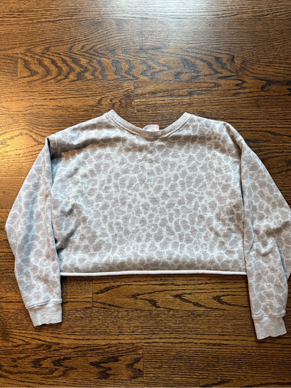 Colsie Gray Leopard-Print Cropped Sweatshirt